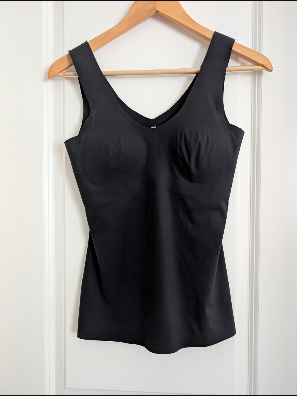 knix Black Seamless Shaping Tank with Built-In Cups